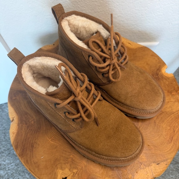UGG Neumel Chukka Boots Chestnut Women’s sz 6